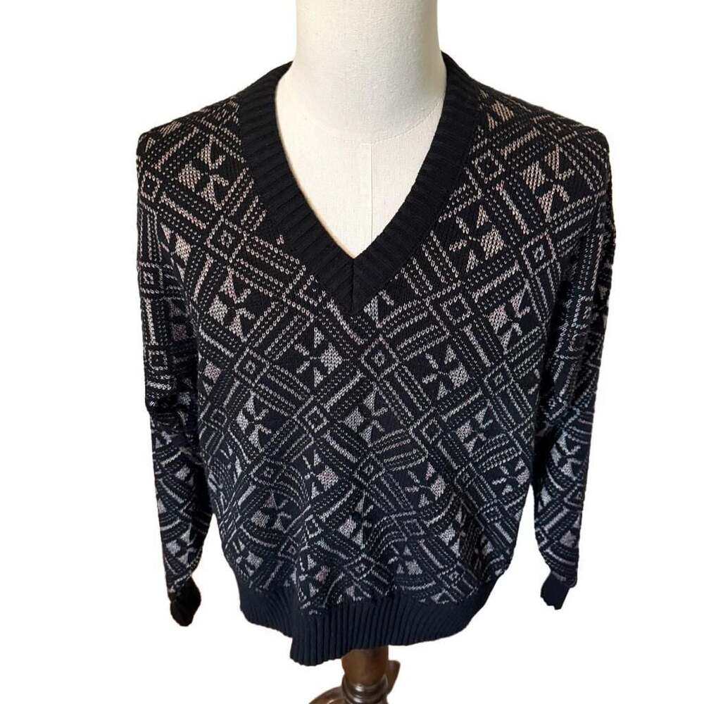London Fog Vintage Black Geometric Pattern V-Neck Sweater Large
